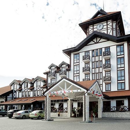 Alpen Park Hotel Togliatti Exterior photo