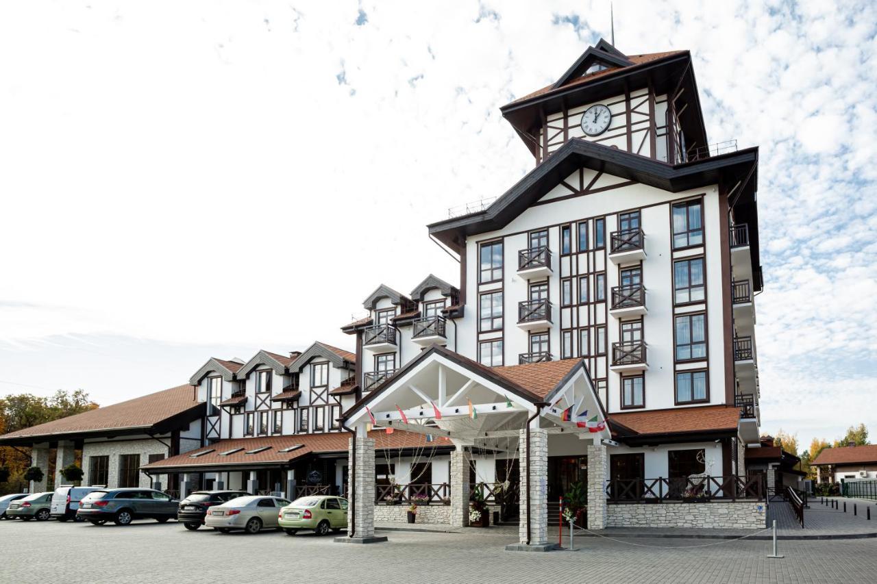 Alpen Park Hotel Togliatti Exterior photo