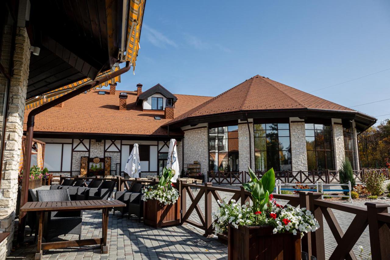 Alpen Park Hotel Togliatti Exterior photo