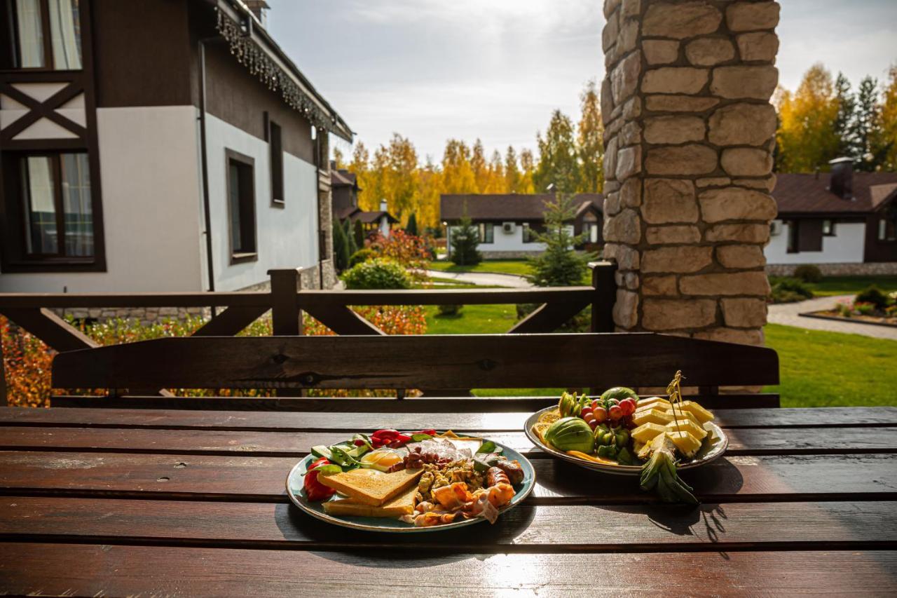 Alpen Park Hotel Togliatti Exterior photo