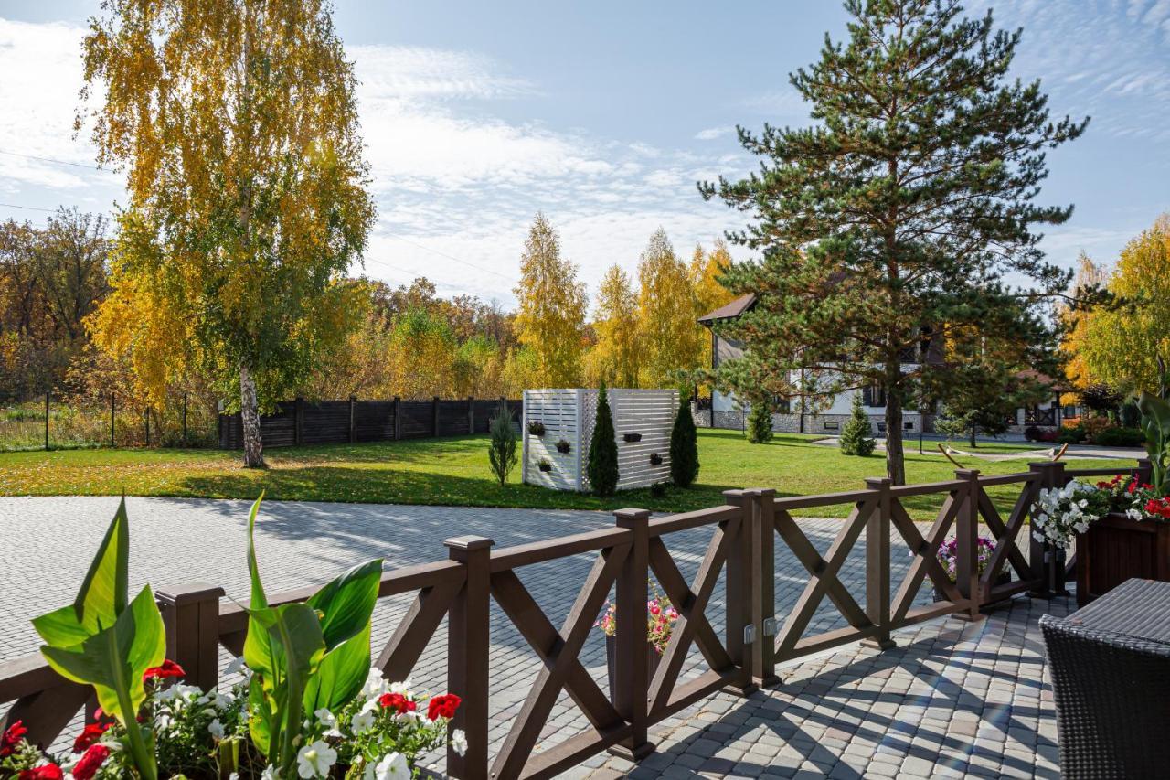 Alpen Park Hotel Togliatti Exterior photo